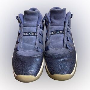 Air Jordan 11 Retro Low GS 'Blue Moon'
GS 9.5Y